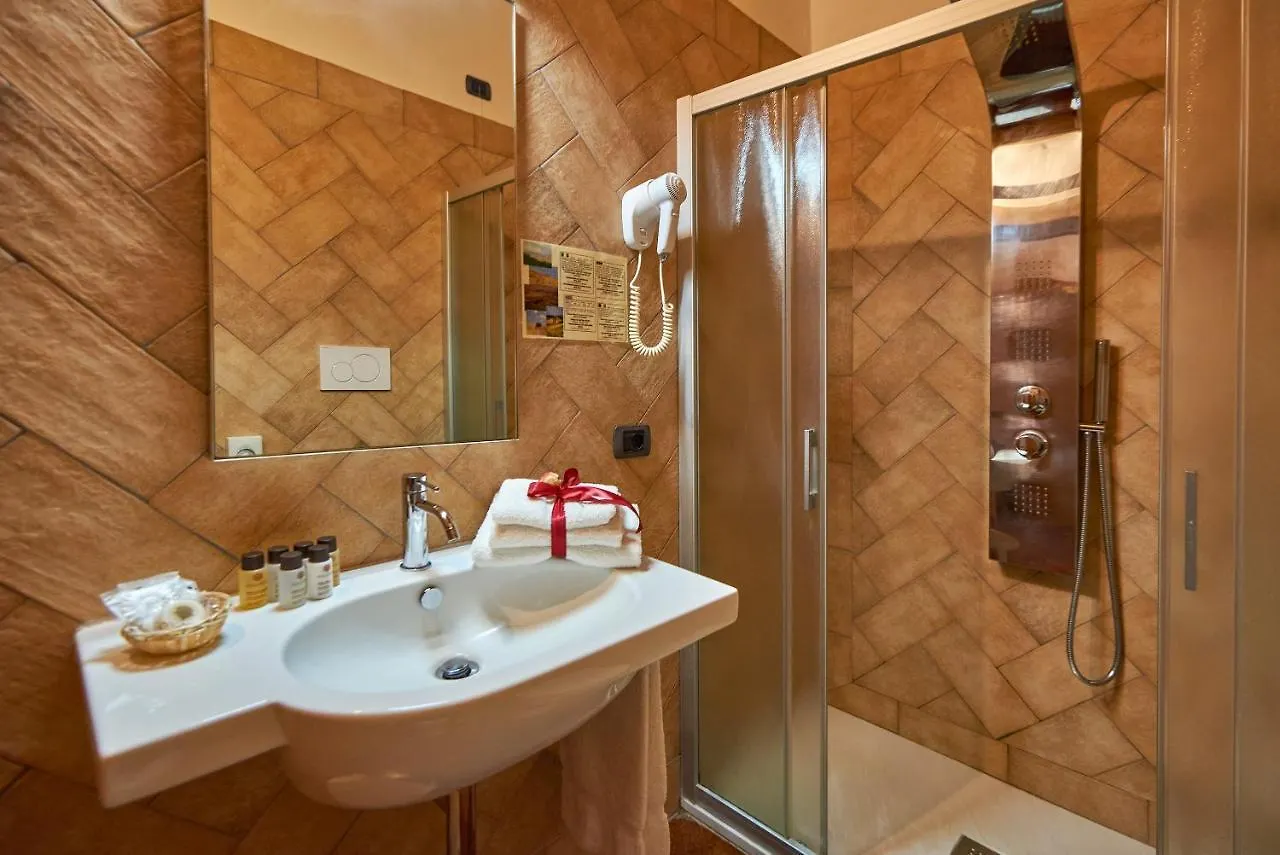 Casanova - Wellness Center La Grotta Etrusca Hotel San Quirico d'Orcia 3*,