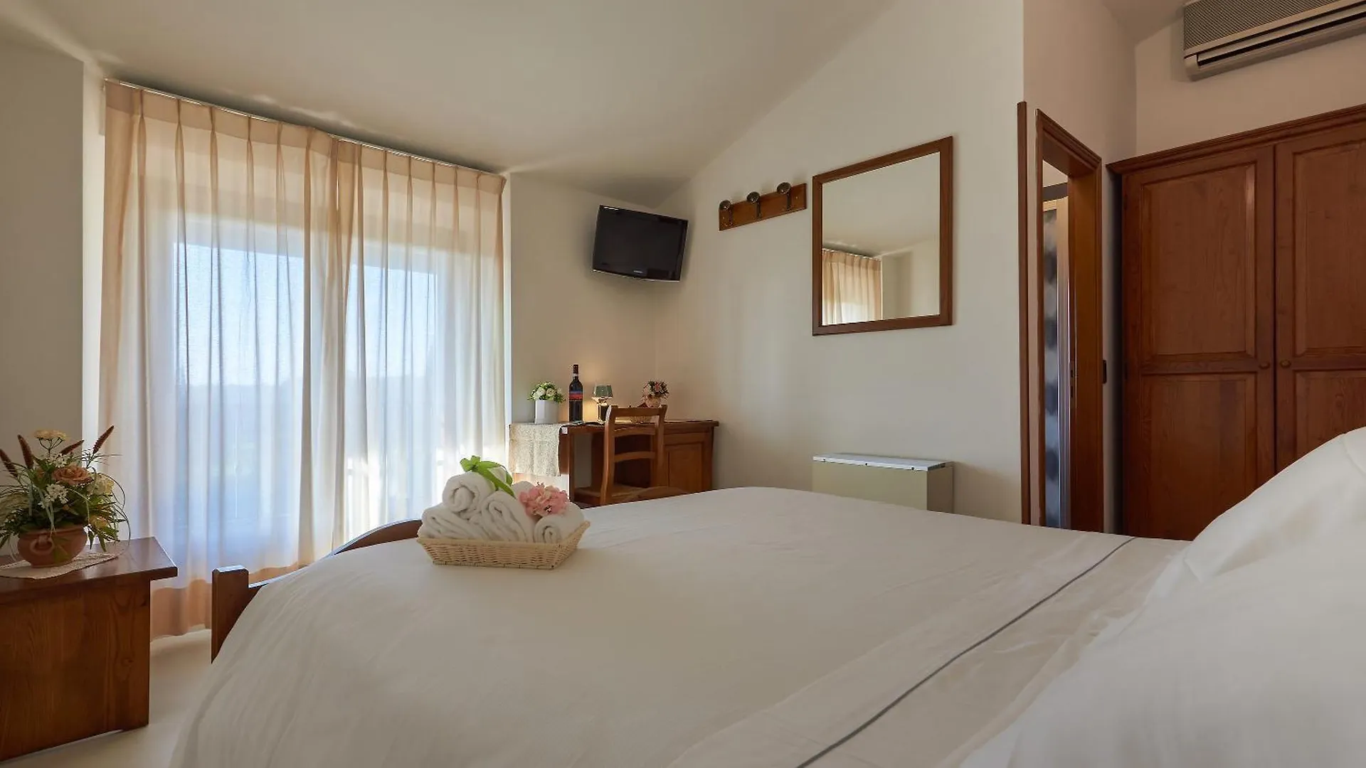 Casanova - Wellness Center La Grotta Etrusca Hotel San Quirico d'Orcia