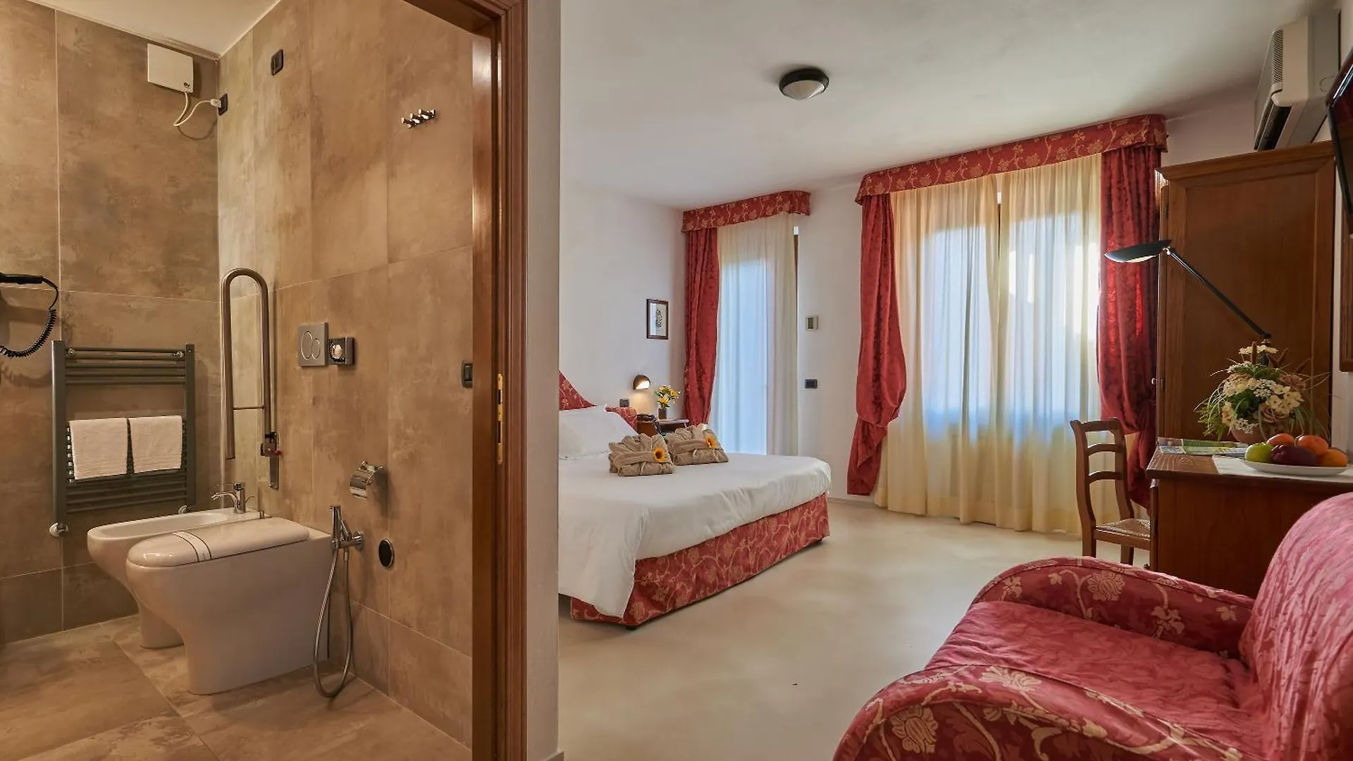 Casanova - Wellness Center La Grotta Etrusca Hotel San Quirico d'Orcia