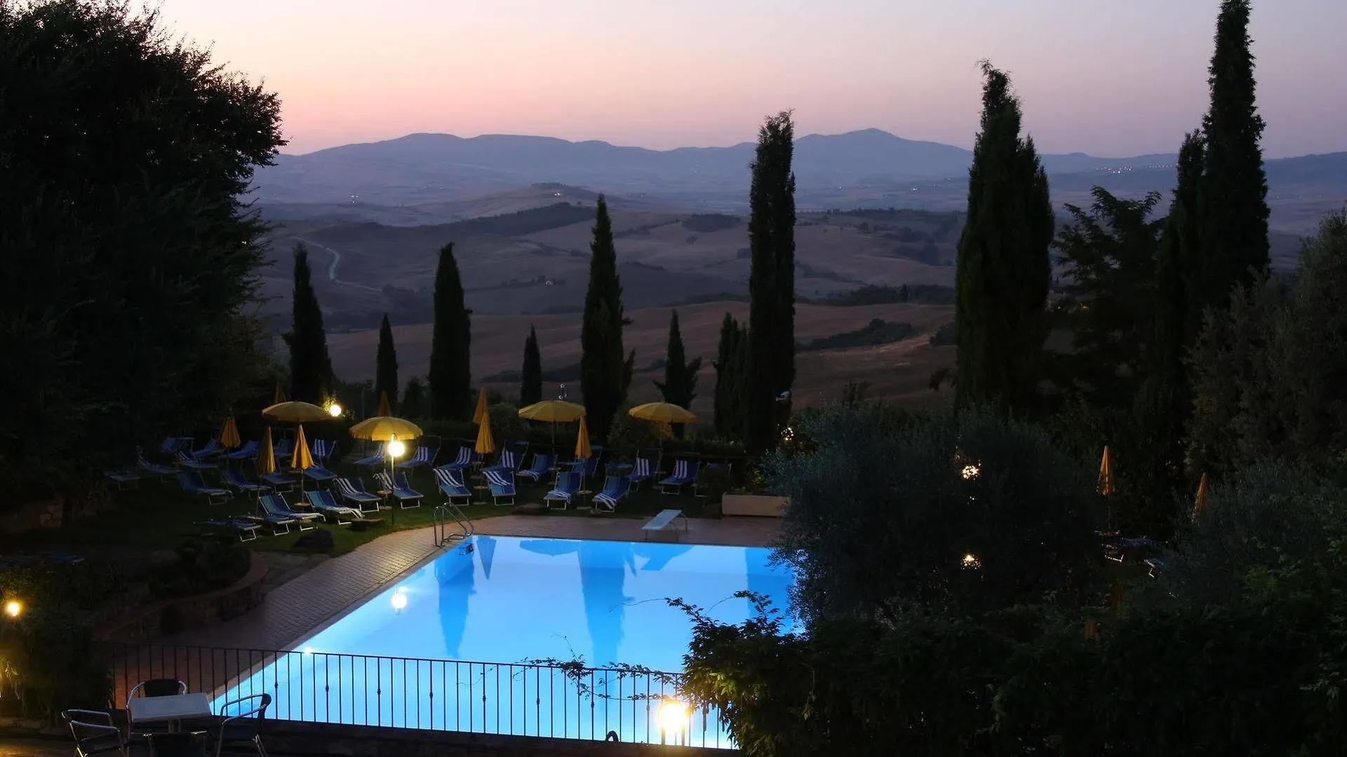 Hotel Casanova - Wellness Center La Grotta Etrusca San Quirico dʼOrcia