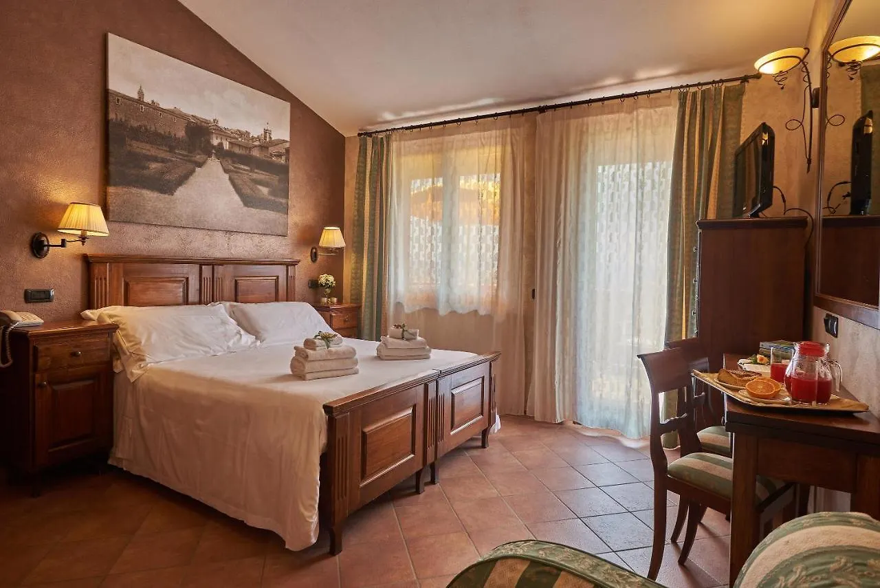 Hotel Casanova - Wellness Center La Grotta Etrusca San Quirico dʼOrcia