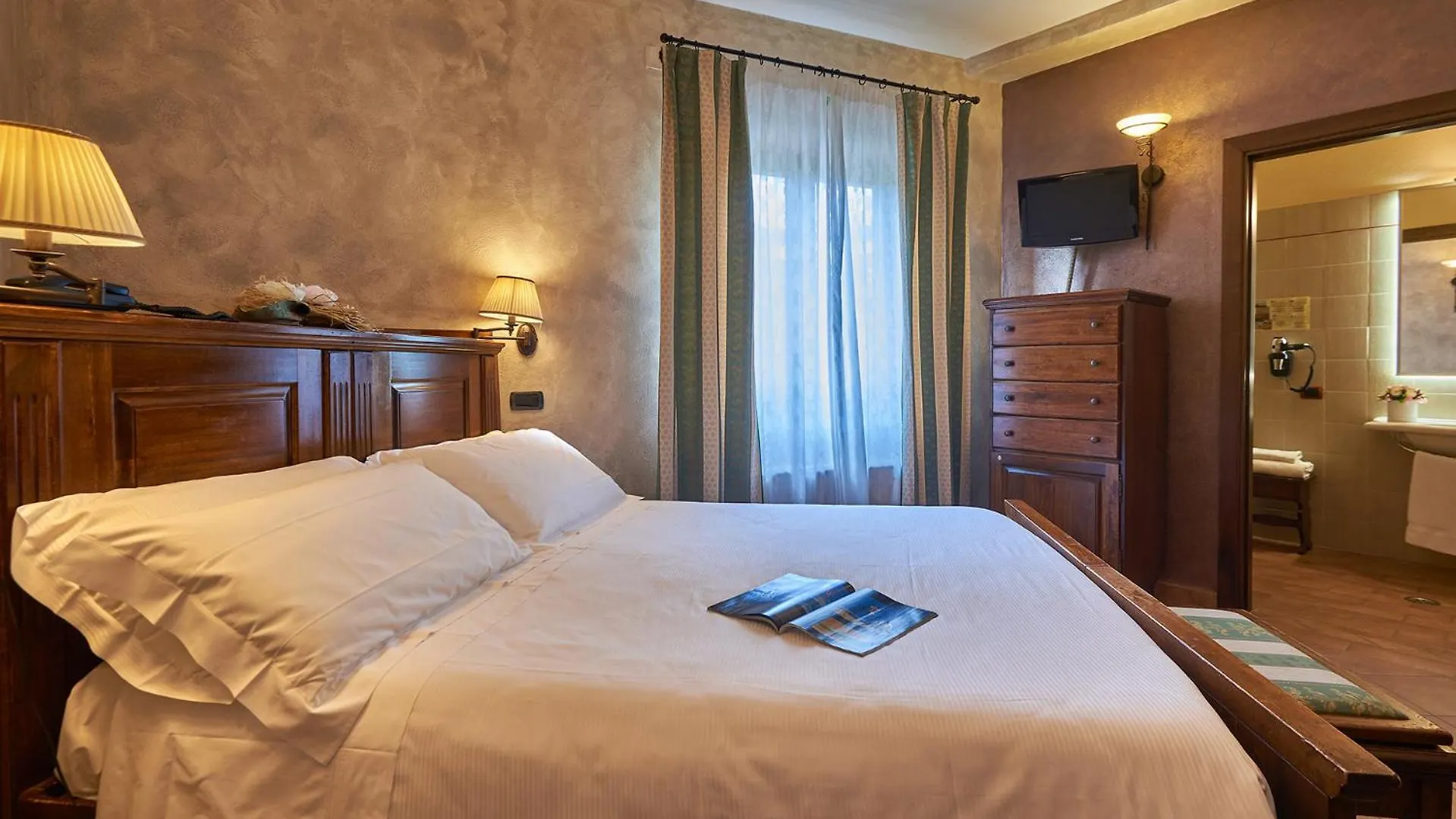Hotel Casanova - Wellness Center La Grotta Etrusca San Quirico dʼOrcia